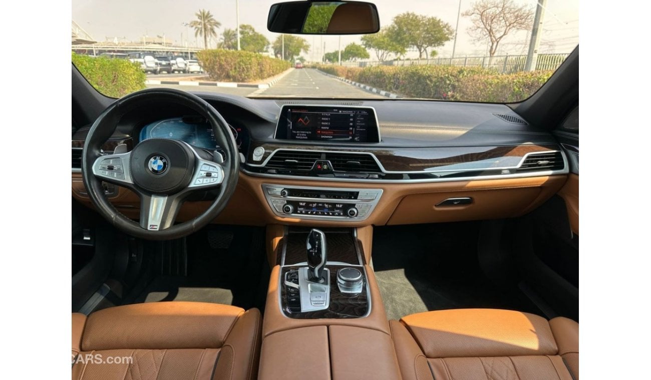 BMW 730Li Luxury BMW 730 Li M Package / Under Warranty from AGMC / GCC / 2021 / 335 Hp / 2 Keys / 3,480 AED Mo