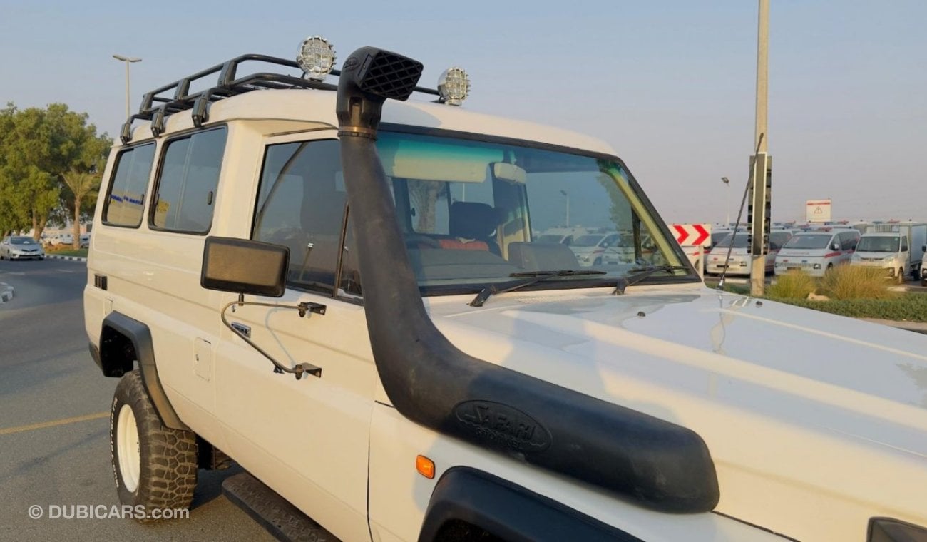 Toyota Land Cruiser Hard Top HARDTOP | ROOF RACK  | 4.2L MANUAL DIESEL ENGINE | 4 X 4 | AIR SNORKEL