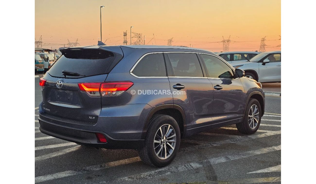 Toyota Highlander 2018 model XLE sunroof and original leather seats