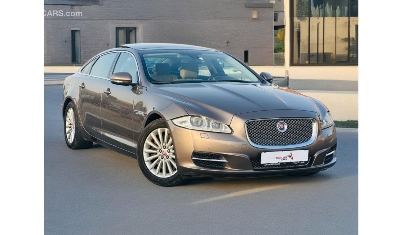 Jaguar XJ AED 980 PM | JAGUAR XJL  LUXURY | FULL AGENCY MAINTAINED | GCC SPECS | FIRST OWNER