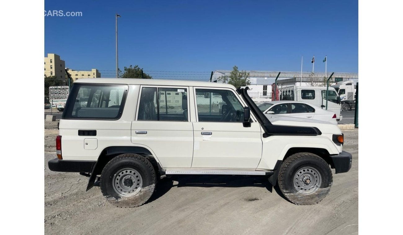 تويوتا لاند كروزر هارد توب LC76 5 DOORS RHD DIESEL V6 |2024 | 0 KM