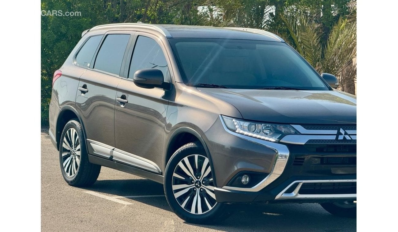 Mitsubishi Outlander GLX High 2020 2.4L GCC (880/-MONTHLY) 7 SEATER 4X4