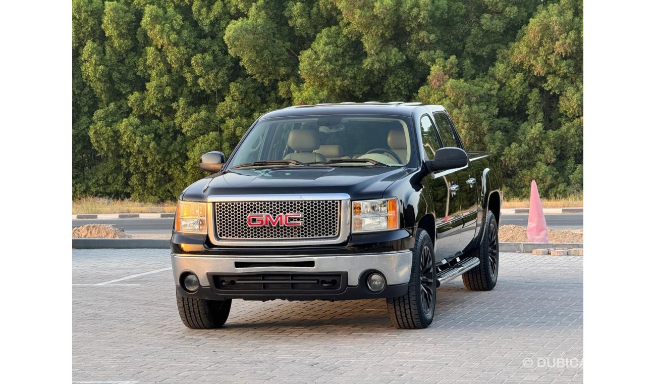 GMC Sierra HD GMC SIERRA DENALI 2013 GCC FULL OPTION