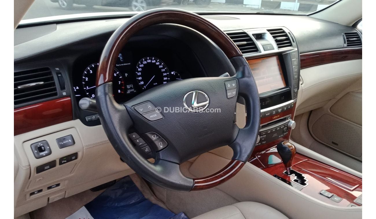 Lexus LS460 L 4.6L