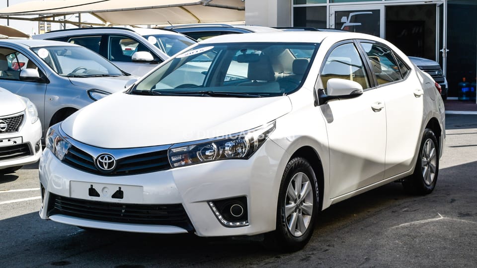 Toyota Corolla 2.0 XLI for sale: AED 30,000. White, 2015