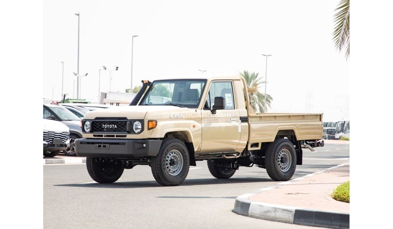 تويوتا لاند كروزر بيك آب LC79 STD 4.0L Petrol/4WD/Single Cabin. Local Registration + 5%