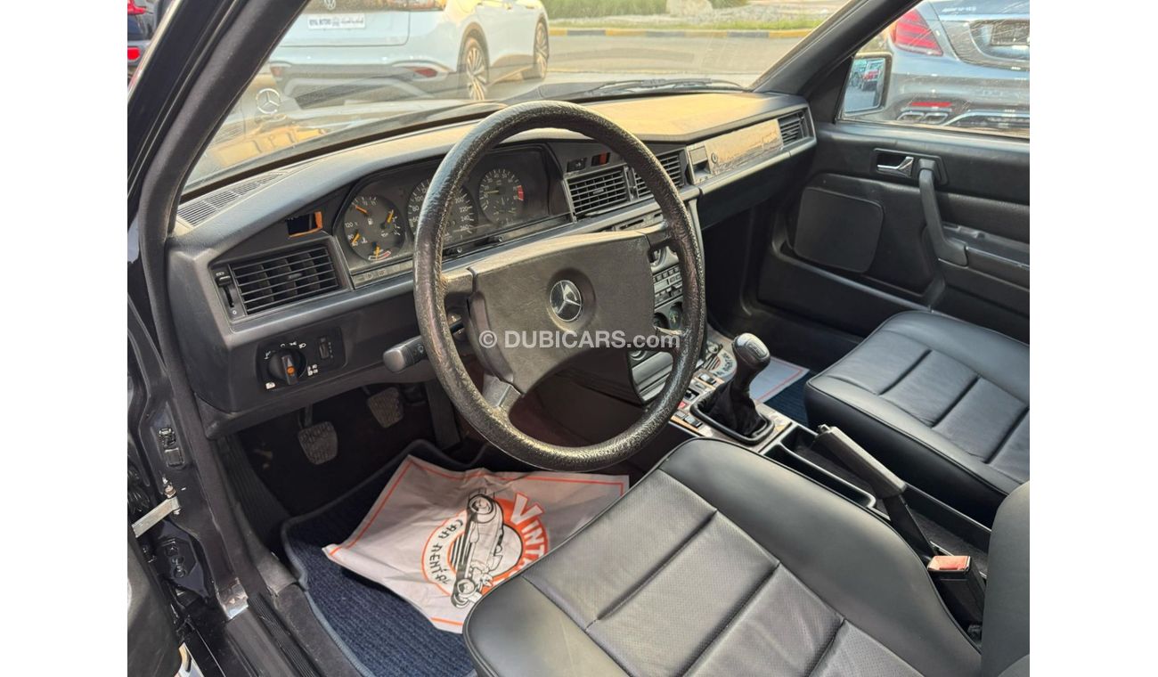 مرسيدس بنز 190 **1986**MERCEDES 190 E