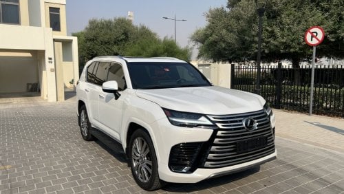 Lexus LX600