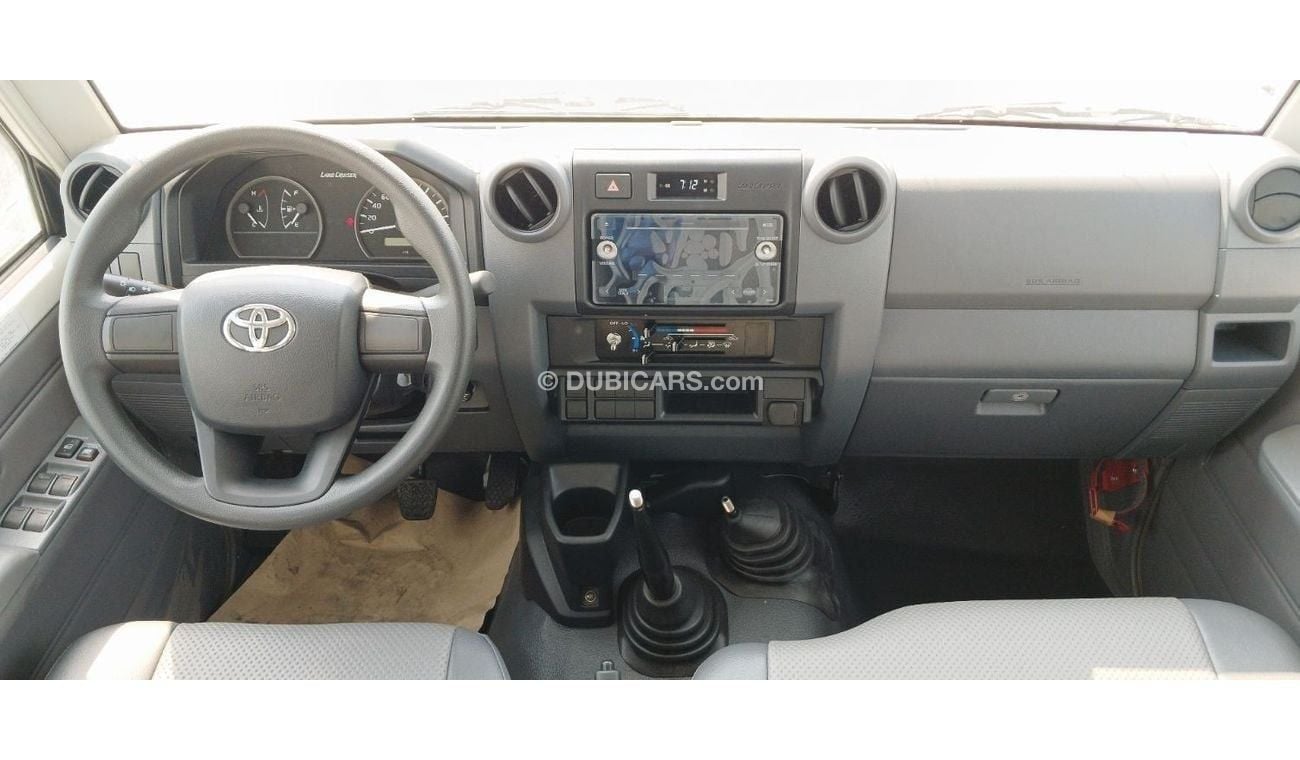 Toyota Land Cruiser Pick Up Toyota Land Cruiser 79 DC 4.2L Diesel with Difflock 2024YM