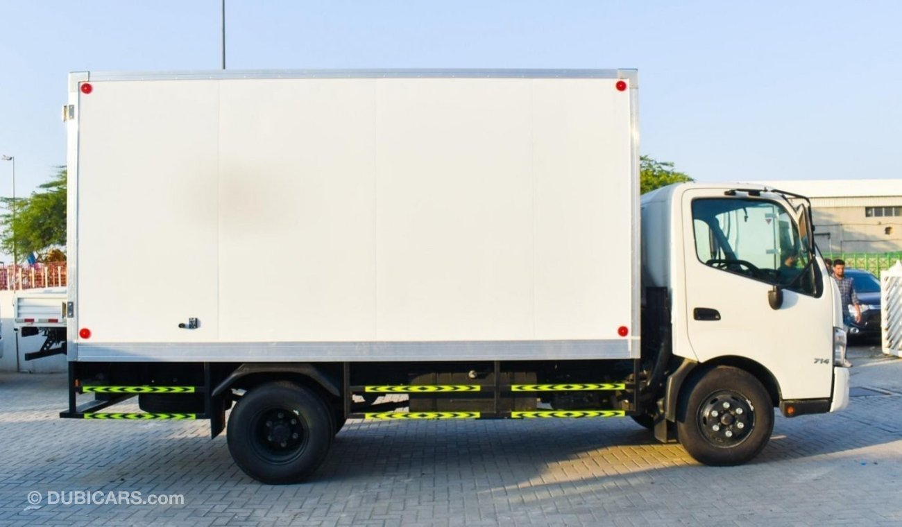 هينو 300 Hino 300, 714 4.2 Ton , DRY CARGO BOX EURO 3