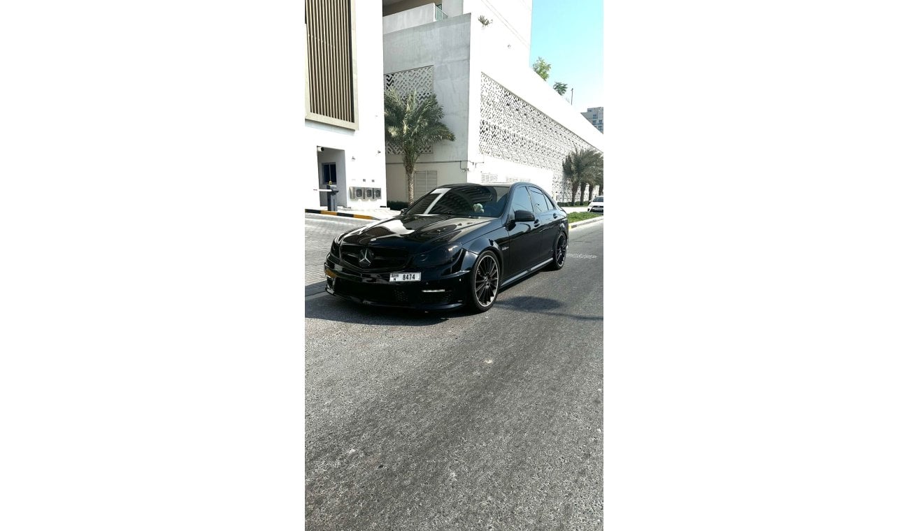 Mercedes-Benz C 63 AMG Std 6.2L