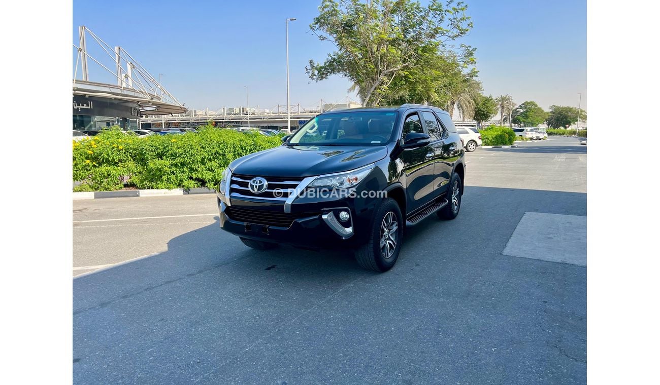 Toyota Fortuner TOYOTA FORTUNER EXR 2017 V4  PETROL 4x4 . 7 SEATER