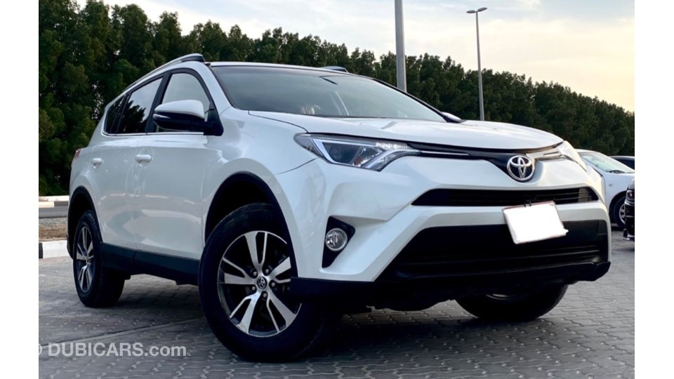 Toyota RAV 4 GCC WITH SUNROOF // PEARL WHITE COLOR for sale: AED 58,000