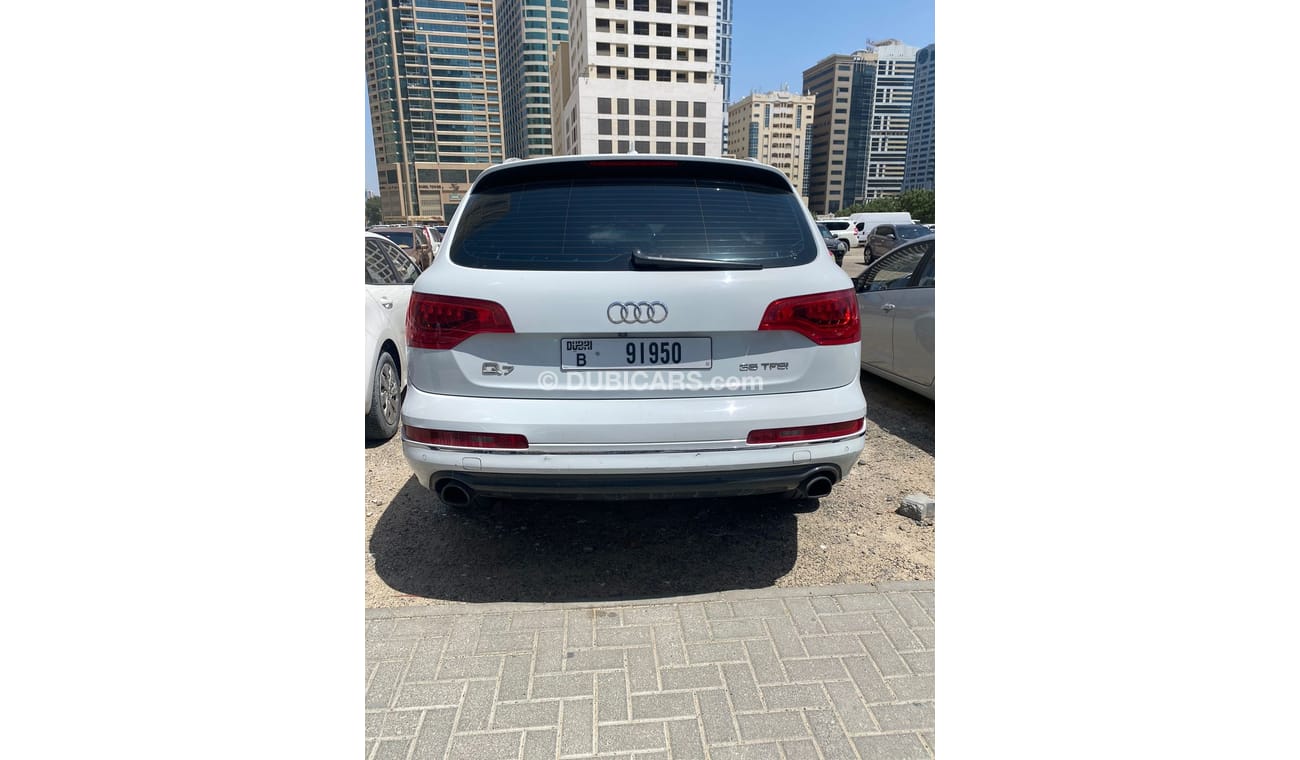 أودي Q7 45 TFSI quattro S-Line 3.0L