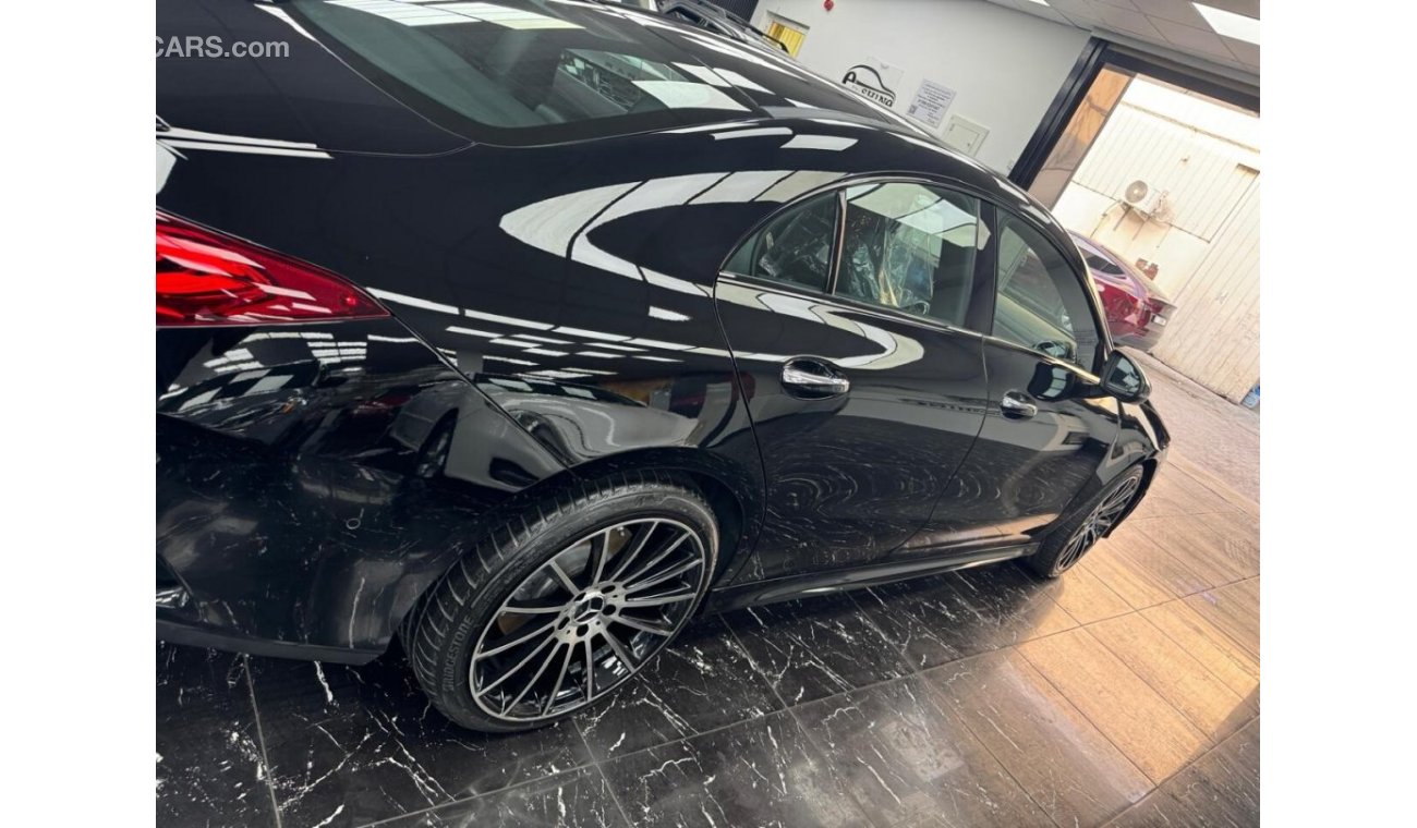 Mercedes-Benz CLA 250 Premium 2.0L