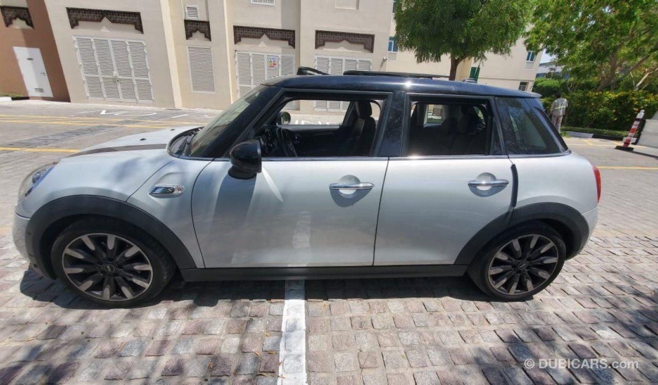 ميني كوبر إس 2.0L - GCC - JCW Kit - NO Accident - 2 Keys