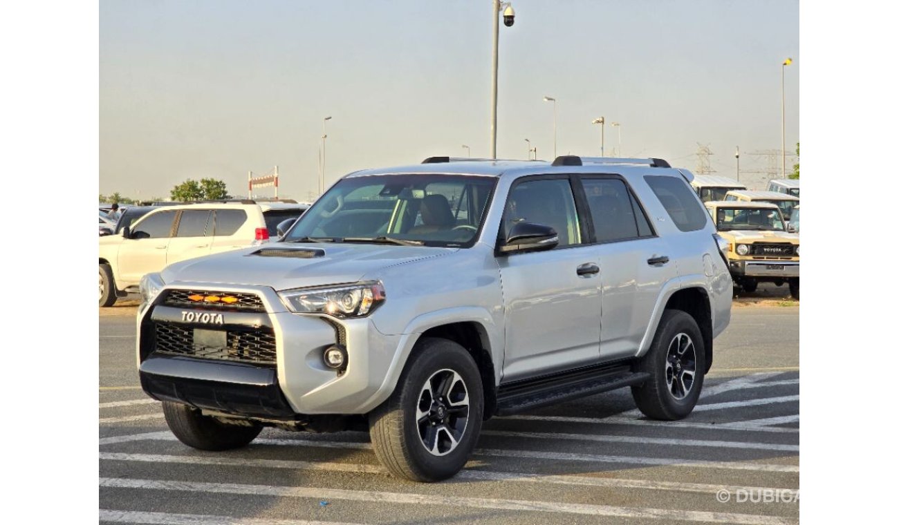 Toyota 4Runner 2020 model 4X4 , leather seats and Rear camera