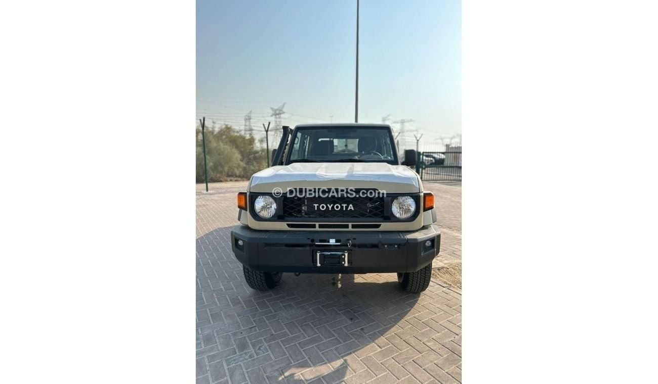 تويوتا لاند كروزر بيك آب Toyota Land Cruiser Pickup LC79 Double Cabin Petrol 4.0 Model 2024