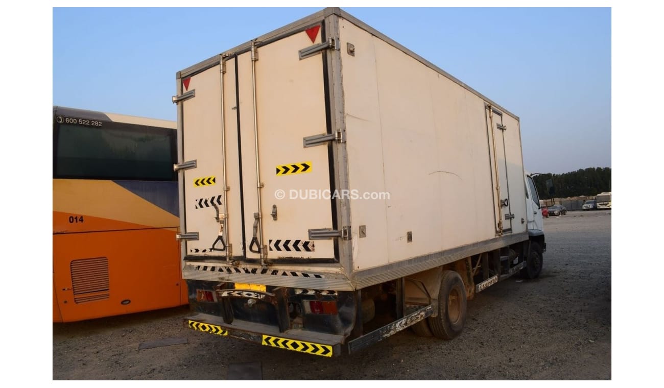 Mitsubishi Canter Mitsubishi Fuso 7 Ton Chiller, Model:2007.