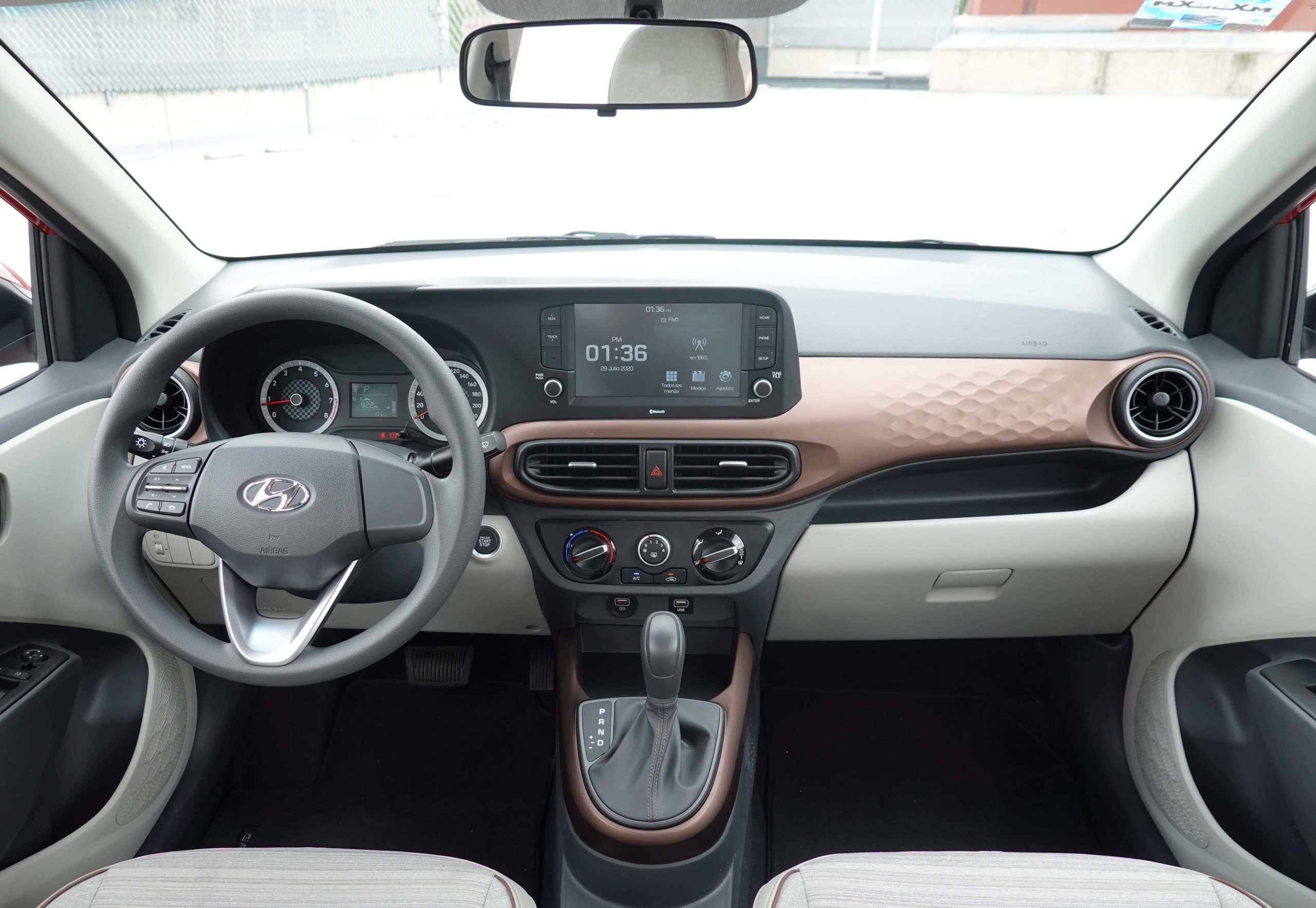 هيونداي جراند i10 interior - Cockpit