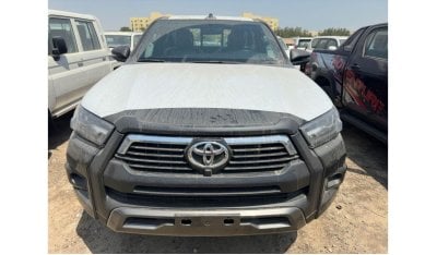 تويوتا هيلوكس 4.0L PETROL A/T ADVENTURE FULL OPTION DOUBLE CABIN PICKUP