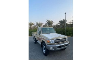 تويوتا لاند كروزر بيك آب Toyota Land Cruiser Pickup Single Cab 4.5 Petrol 2009 model