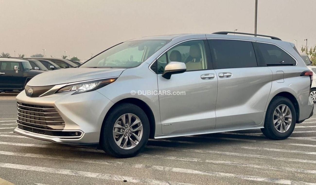 تويوتا سيينا 2021 Toyota Sienna XLE Edition Full Option - Hybrid Fuel - 2.5L V4 - 7 Seater Family Van - 33,400 Mi