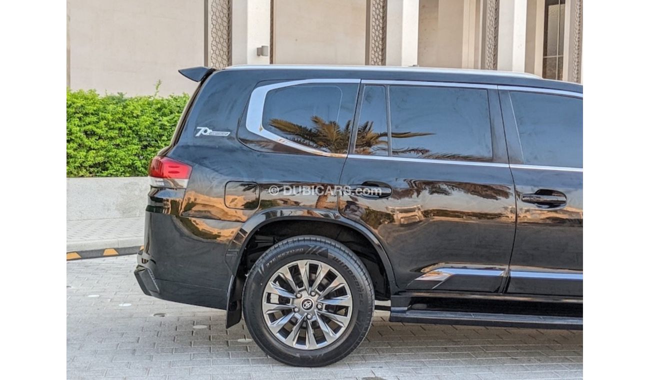 Toyota Land Cruiser 2015 TOYOTA LAND CRUISER FACELIFTED 2024 V6 GCC IN EXCELLENT CONDITION