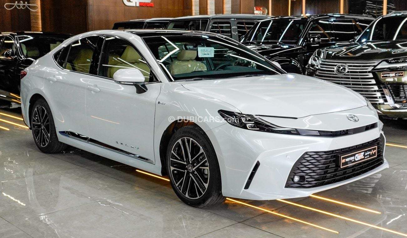 Toyota Camry LE 2.5 L Hybrid