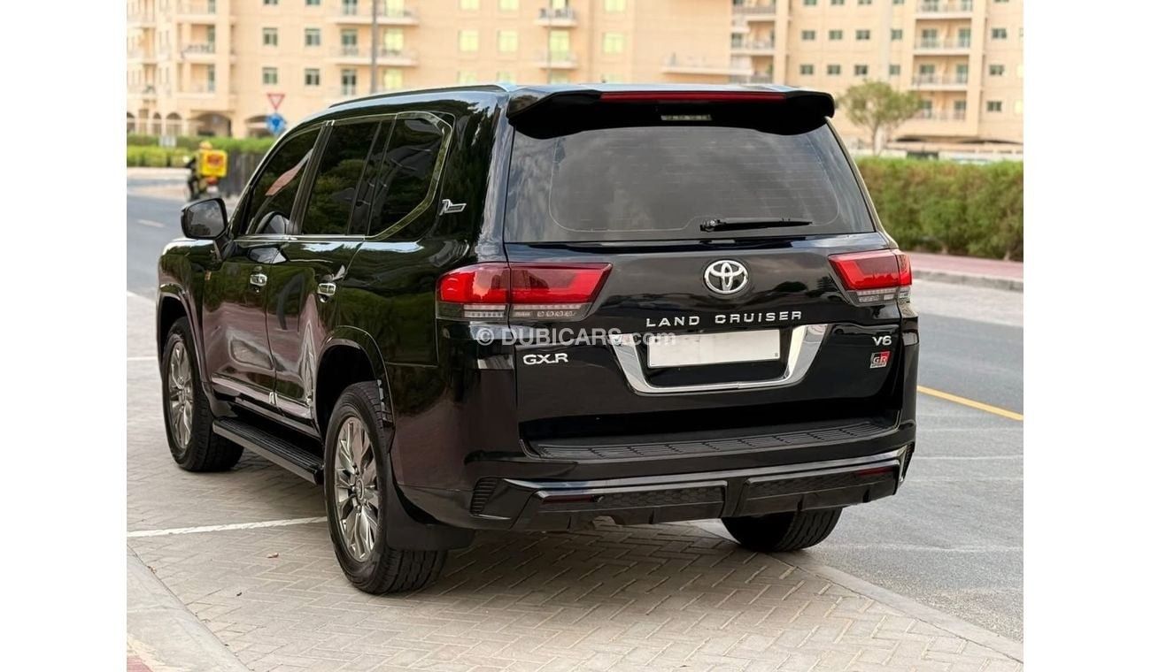 Toyota Land Cruiser Facelift inside and outside with GR kit