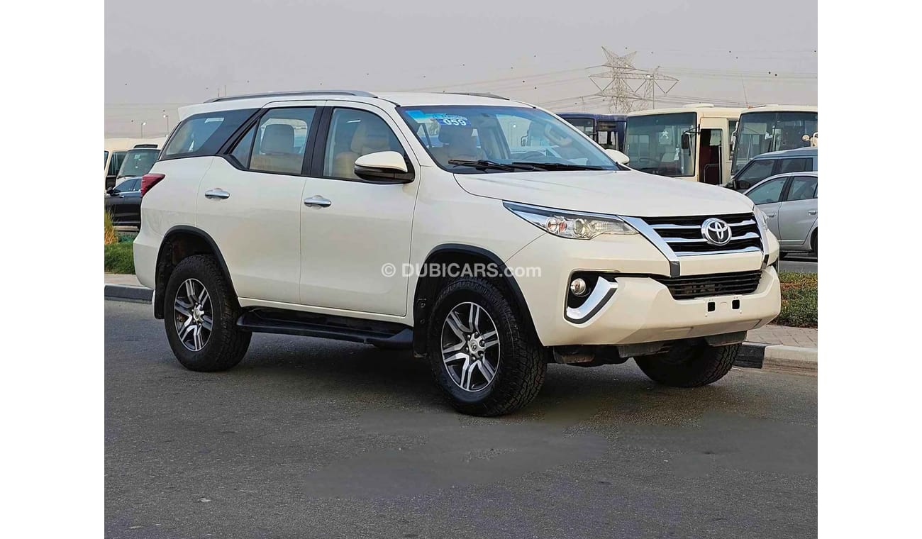 Toyota Fortuner EXR / V4 / 4WD / GCC / NON ACCIDENT/ 1274 MONTHLY/ LOT# 103037