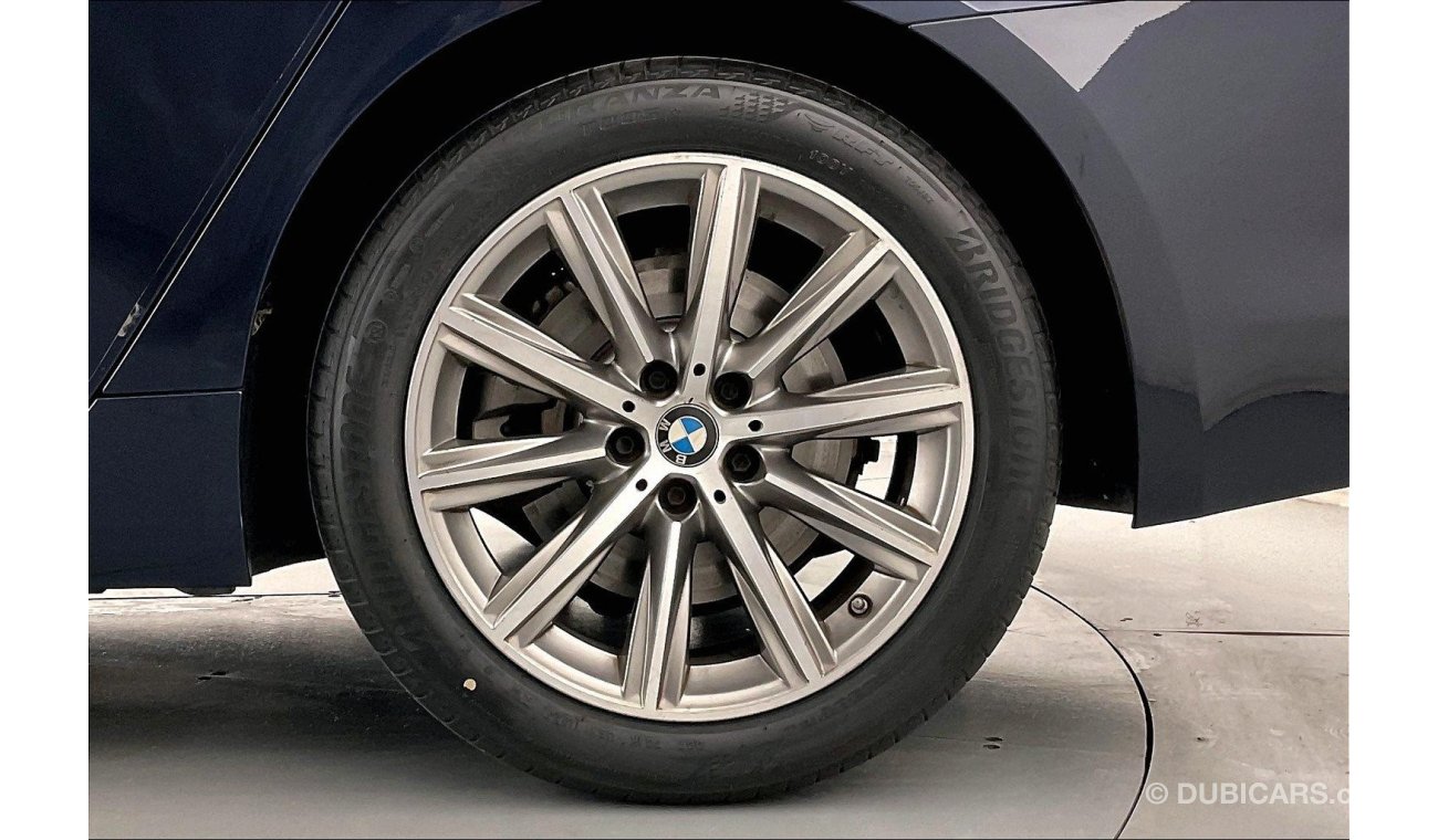 BMW 520i Exclusive | 1 year free warranty | 0 Down Payment