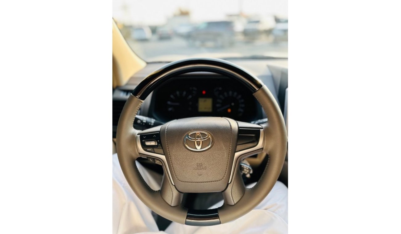 تويوتا برادو 2018 GXR V4 2.7L GCC No ACCIDENT IN EXCELLENT CONDITION