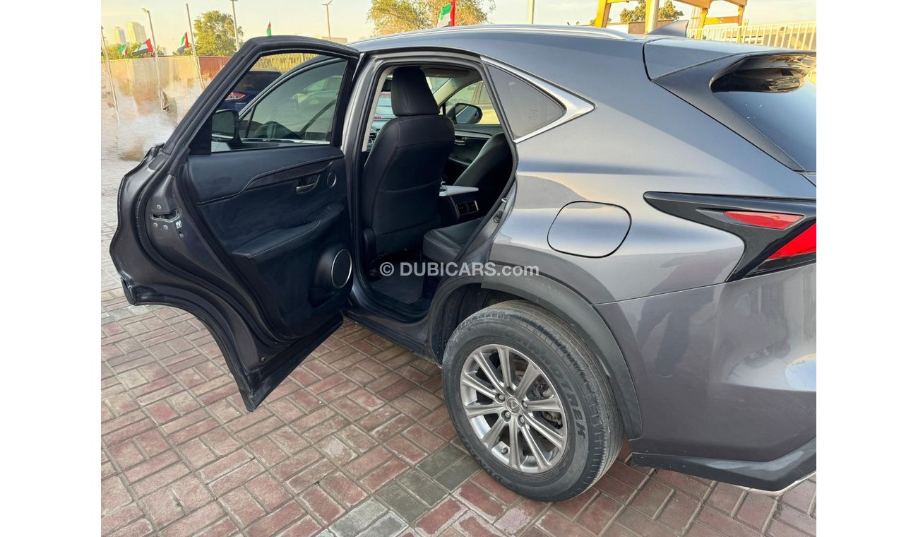 Lexus NX200t Premier 2.0L