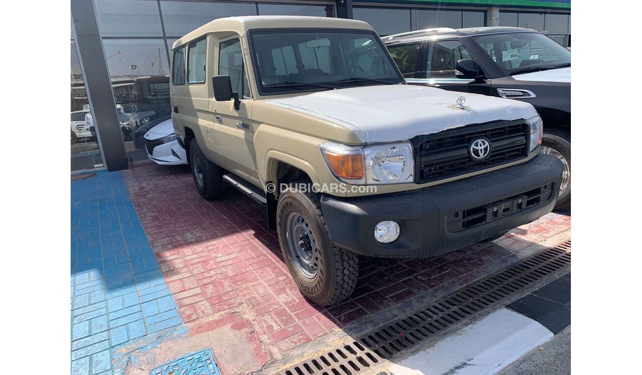 Toyota Land Cruiser Hard Top Toyota land cruiser lc78 4.2L V6 3-door manual with diff lock and power window