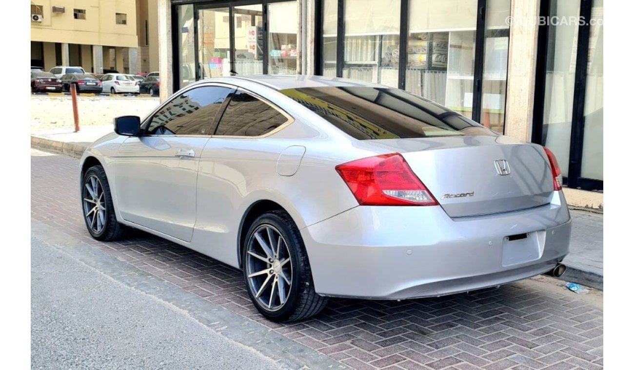 Honda Accord Honda accord  gcc  2012 coupe with sunroof