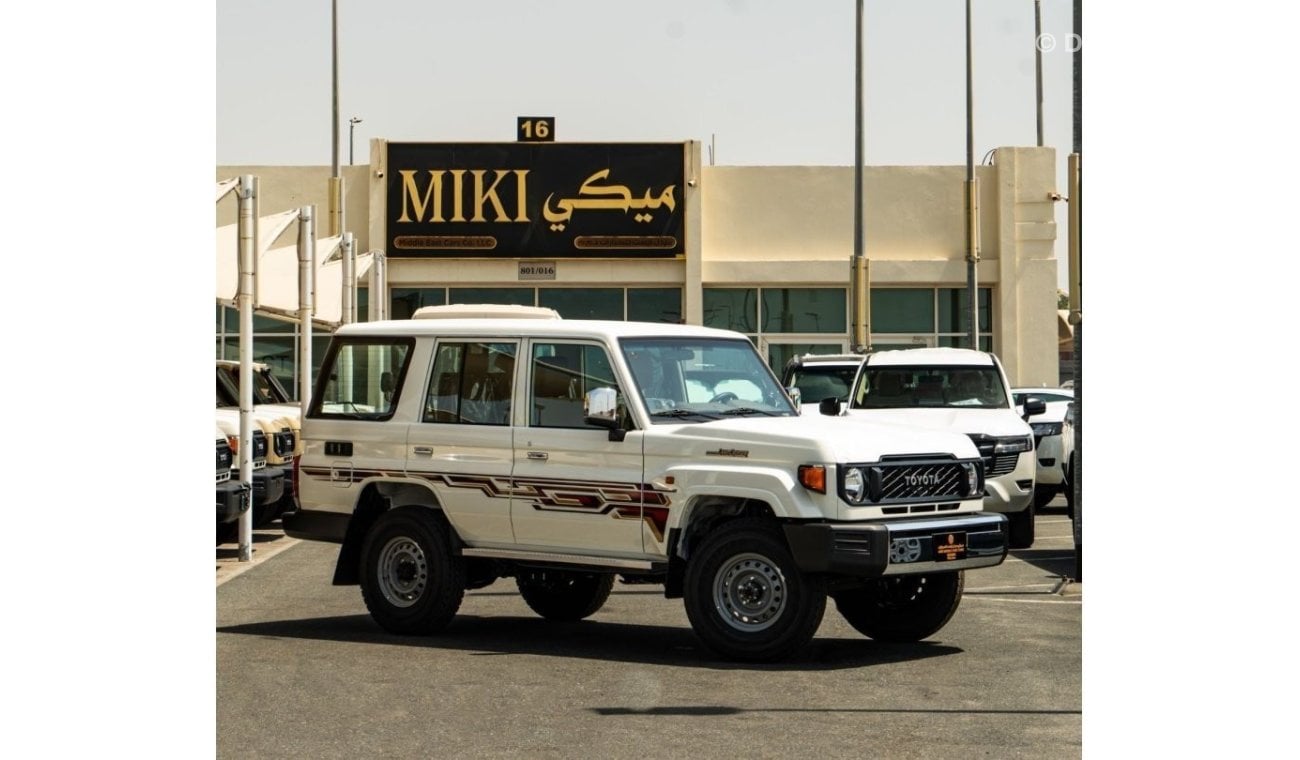 Toyota Land Cruiser 70 Hard Top | 4.0 L | V6 | PETROL | Manuel  (5 Doors)