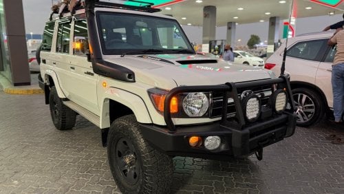 تويوتا لاند كروزر هارد توب Toyota Landcruiser Hardtop 5 Door RHD Diesel engine