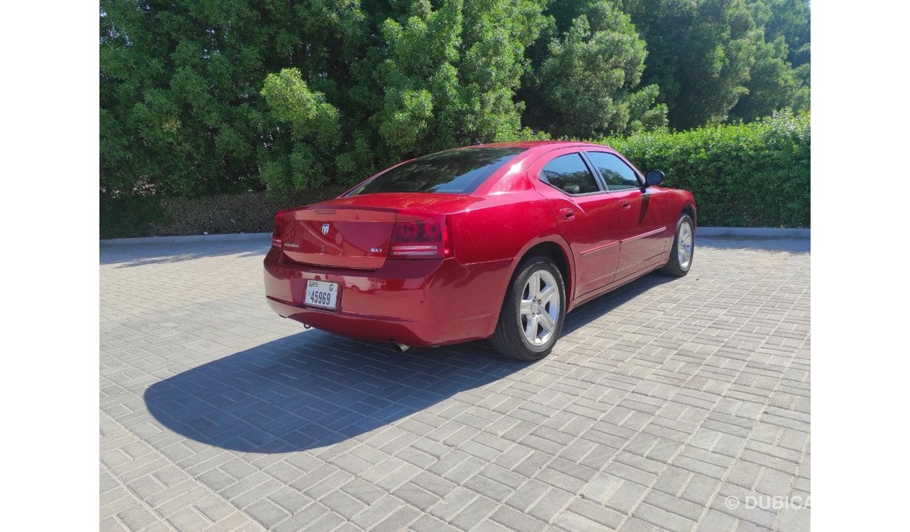 Dodge Charger Dodgy charger 2008 Gcc V6 2.7 full automatic