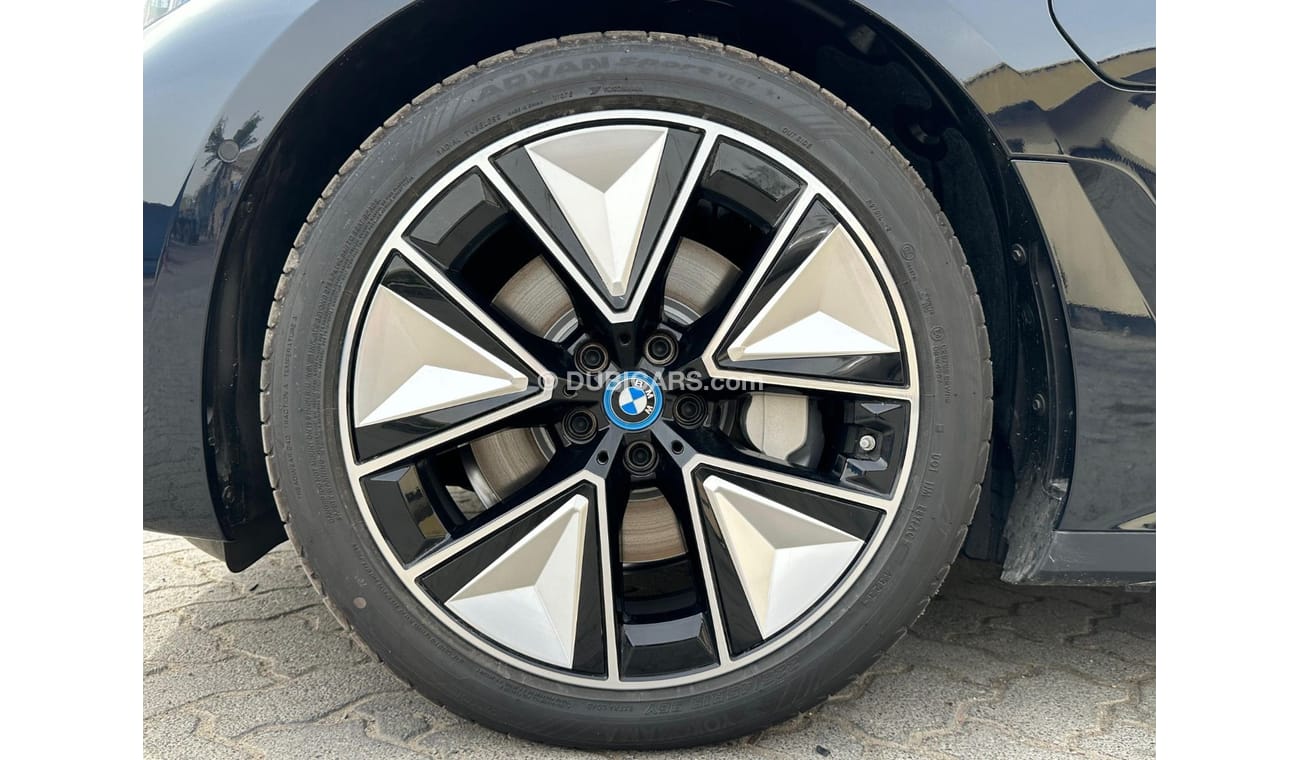 بي أم دبليو i3 2024 BMW I3 Full Electric 40L , 360 Cam , HUD , Sport Kit , CLTC 592 KM