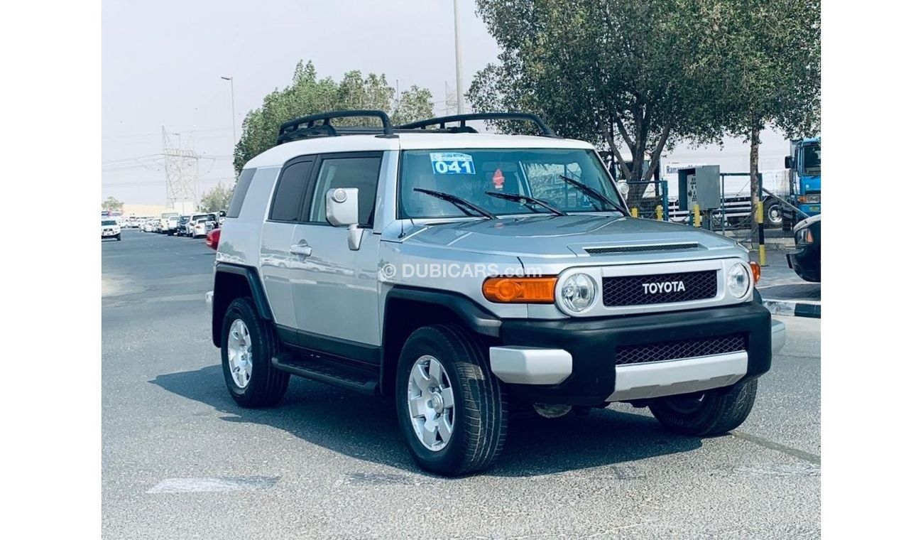 Toyota FJ Cruiser Full option clean car accident free