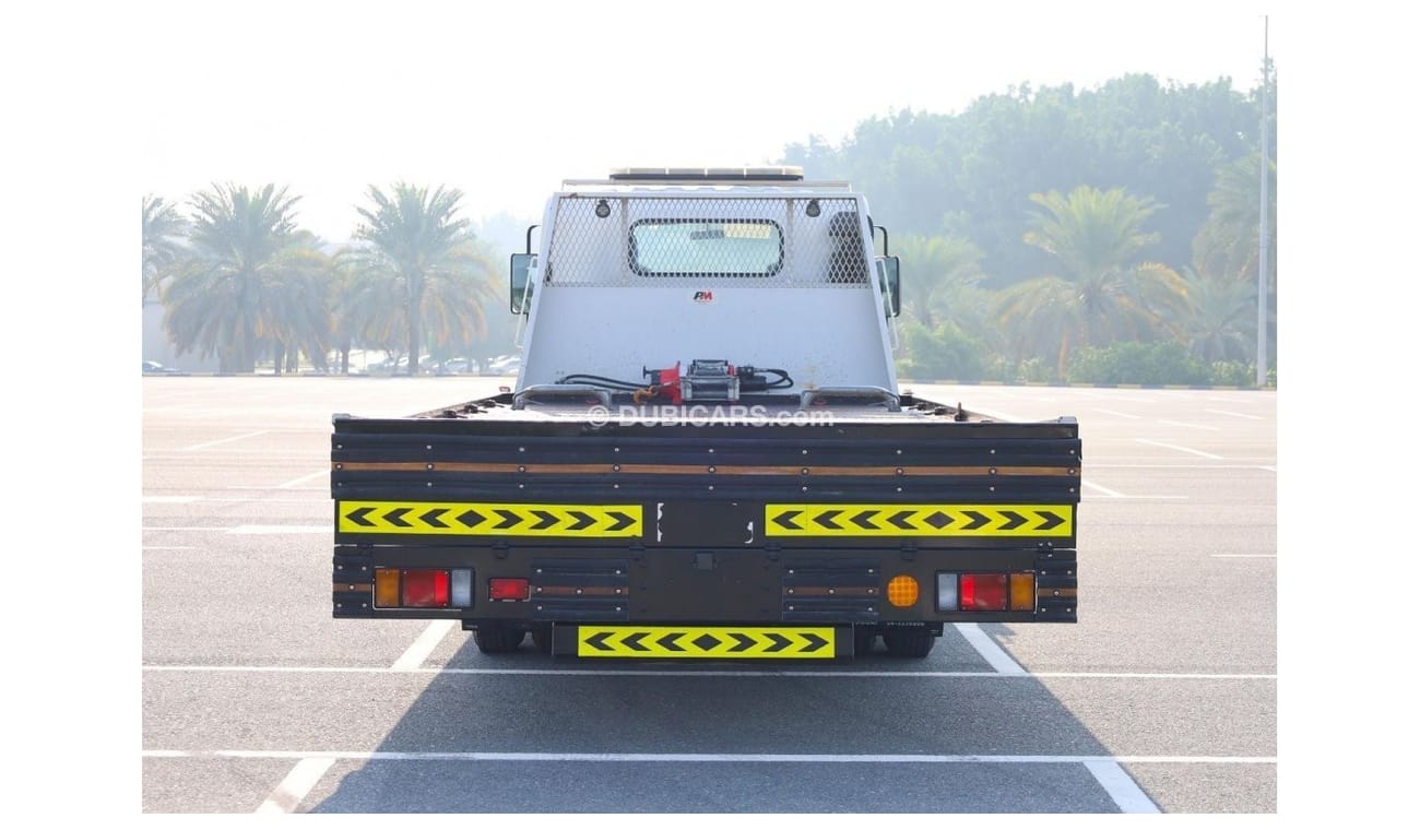 إيسوزو NPR | Long Chassis Recovery Truck | Excellent Condition | GCC