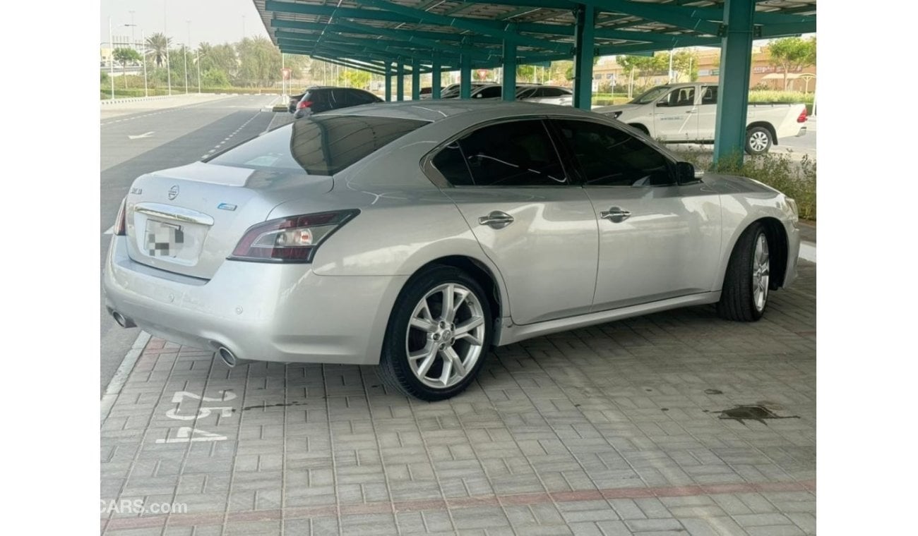 Nissan Maxima 0% DP - NISSAN MAXIMA SV - FIRST OWNER - FULL OPTION - WELL MAINTAINED - GCC