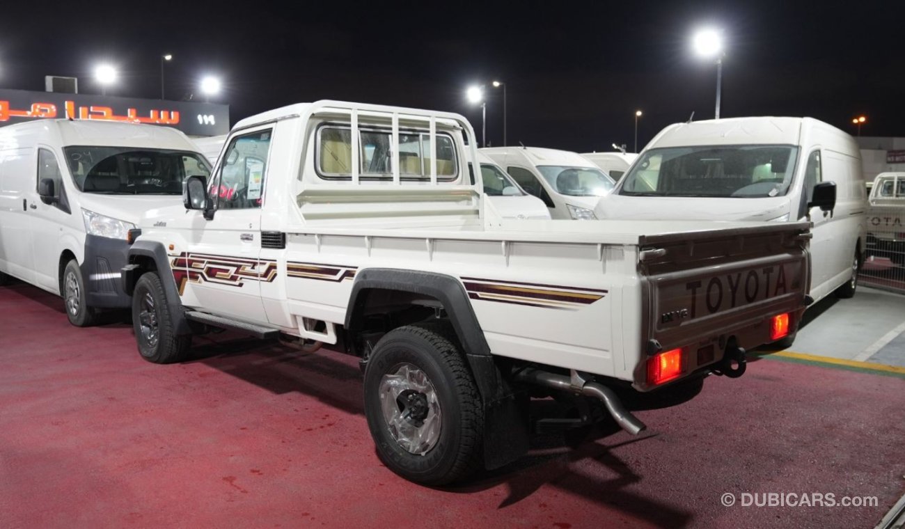 تويوتا لاند كروزر بيك آب TOYOTA LC79 PICK-UP SINGLE CABIN 4.0L MANUAL TRANSMISSION 2024 FULL OPTION