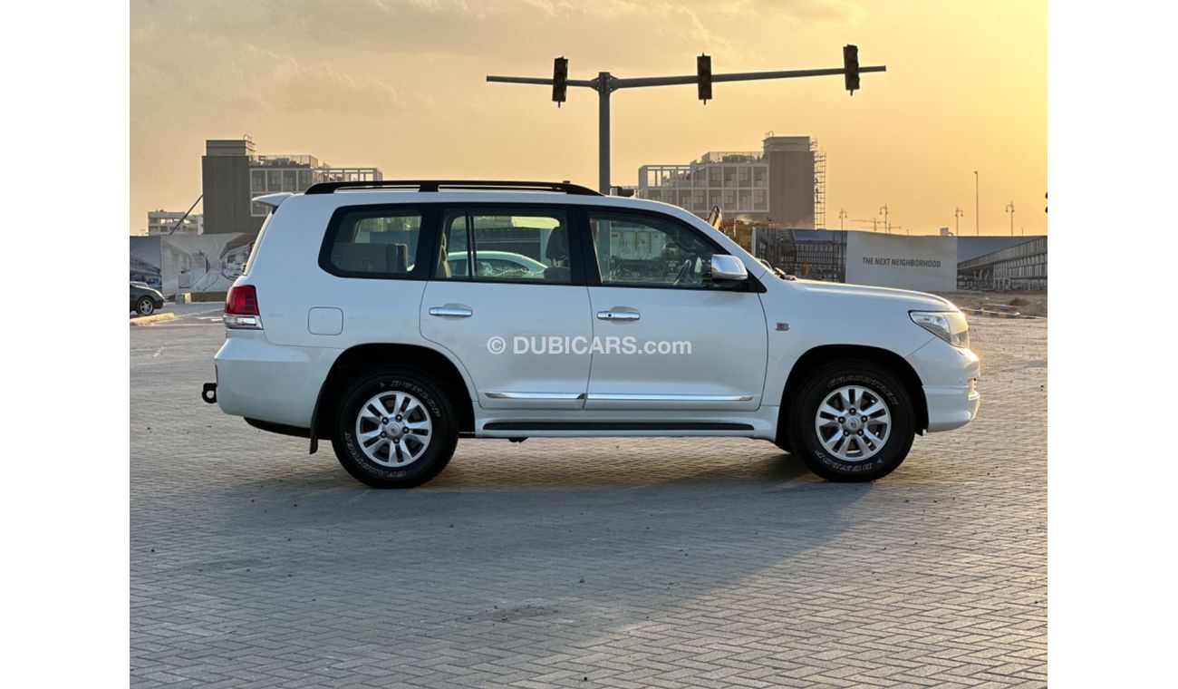 Toyota Land Cruiser MODEL 2010 GCC CAR PERFECT FULL OPTION SUN ROOF