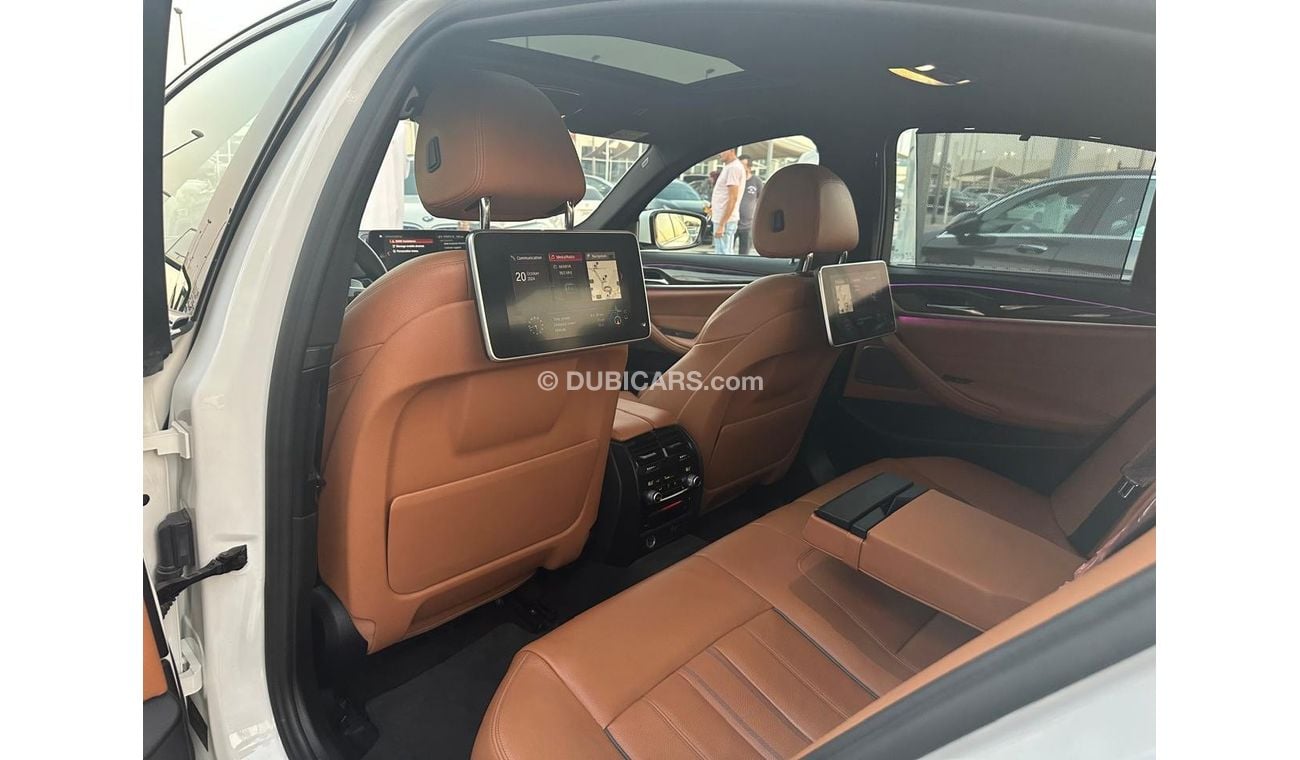 بي أم دبليو 530i BMW 530i _GCC_2018_Excellent Condition _Full option