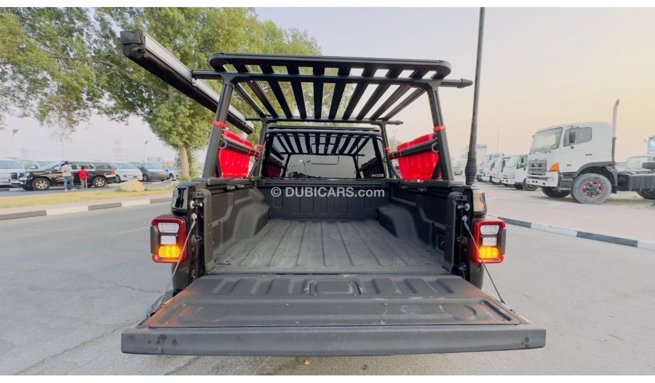 Jeep Gladiator PREMIUM CAMPING ACCESSORIES INSTALLED | ROOF MOUNTED LED LIGHTS | 3.6L PETROL | RHD | 2020 | 4 X 4 |