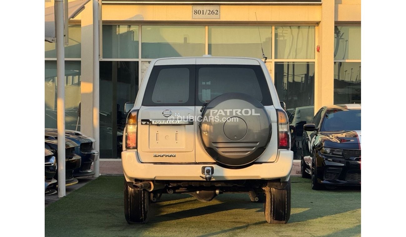 Nissan Patrol Safari Safari SV 4.8L M/T