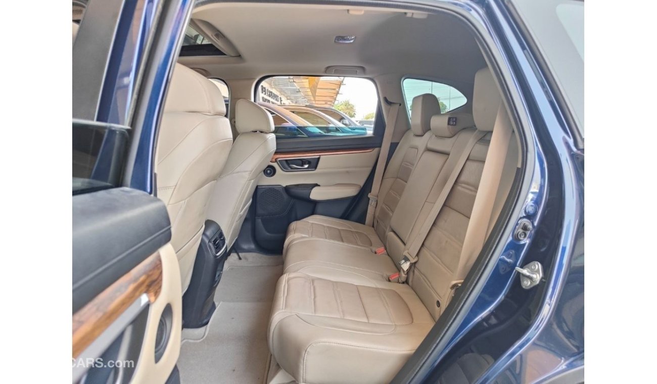 Honda CRV AED 1,300 P.M | 2018 HONDA CR-V TOURING | UNDER WARRANTY | GCC | 2.4L AWD | SUNROOF