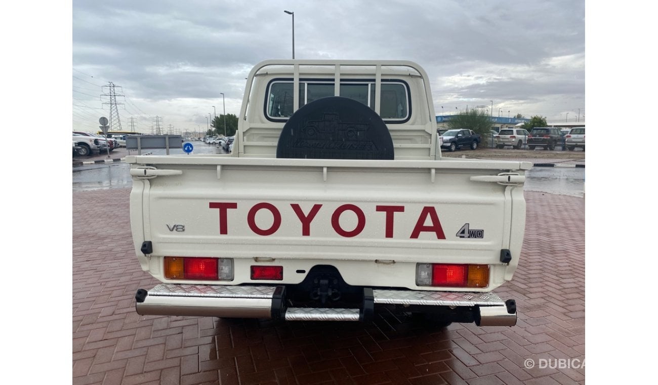 Toyota Land Cruiser Pick Up DOUBLE CABIN 4.5L V8 FULL OPTIONS FOR EXPORT